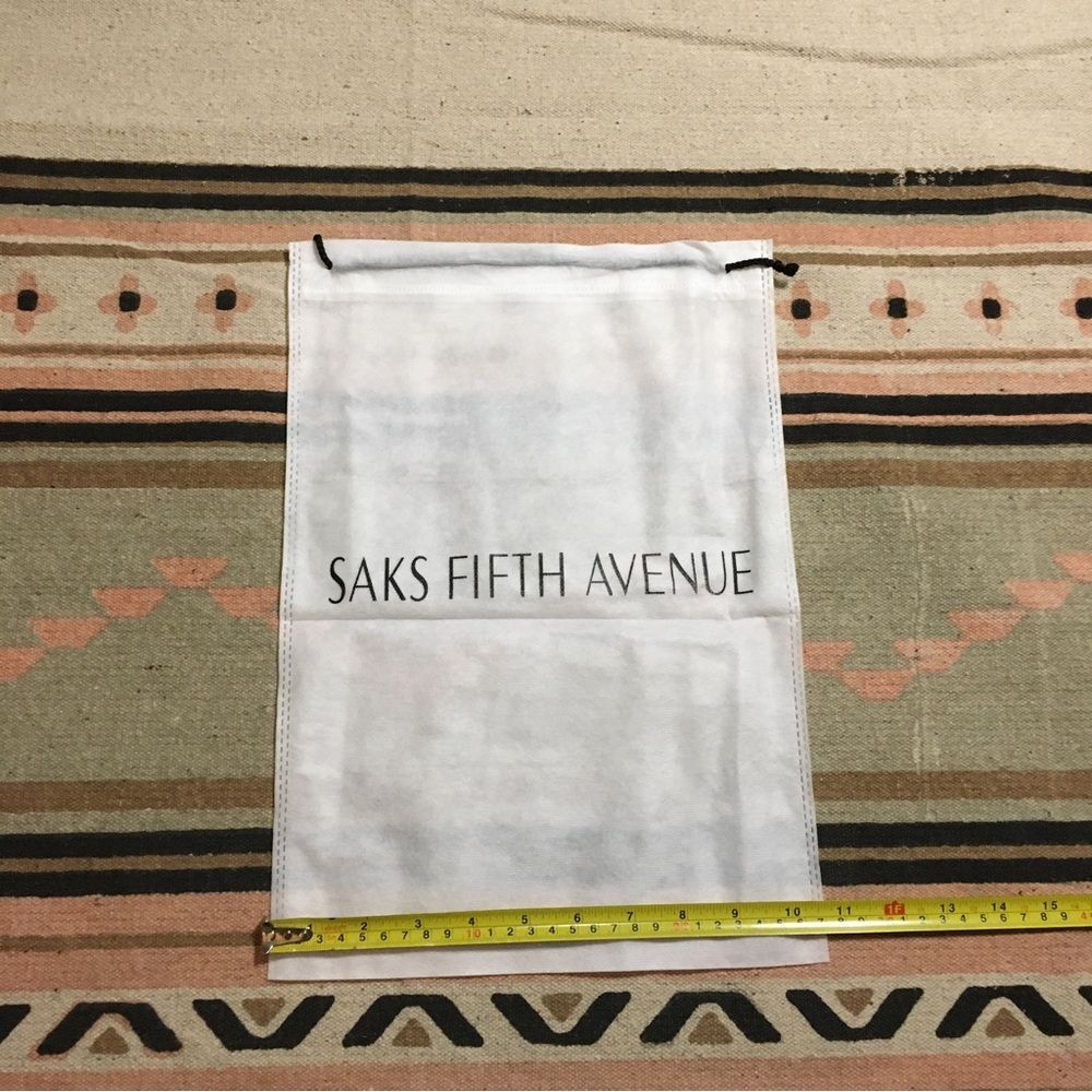 Saks Fifth Ave Sheer White Dustbag medium approx 15” x 10”
Good for travel